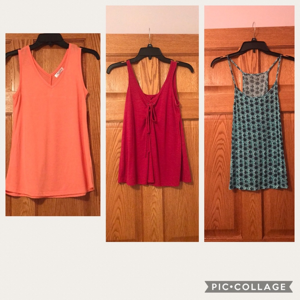 🎉 Selling THREE Small Size Tank Tops Together! 🎉